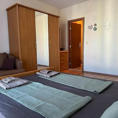 Apartamento за в елит 4 *
